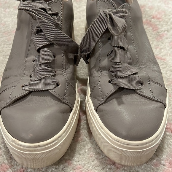 AGL platform sneaker, grosgrain ribbon laces, pearl detail. - Picture 4 of 6